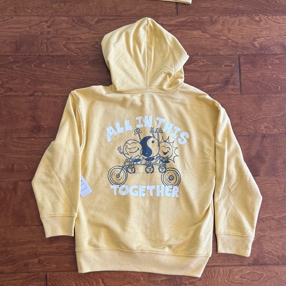 NWT size 7 yellow Zip Up Hoodie with Fun Graphic - Picture 2 of 4